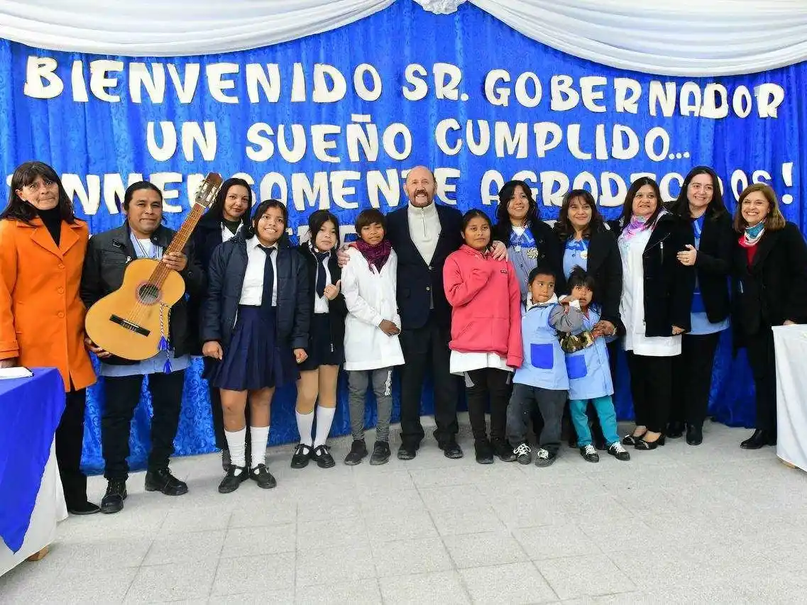 Insfrán inauguró 12 obras en una sola jornada