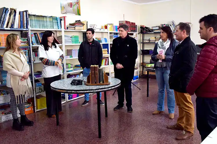 San Cayetano: Gargaglione recorrió la Escuela Nº 2