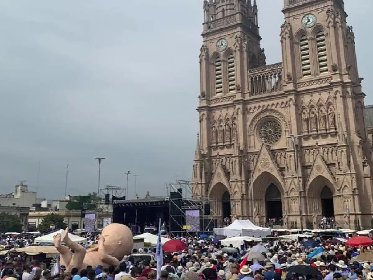 Con una masiva misa, la Iglesia Católica se manifestó contra la legalización del aborto
