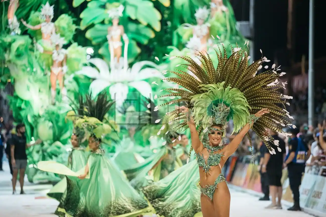 Marí Marí y Papelitos, en desacuerdo con Ara Yeví: Cuántas comparsas proponen que desfilen en el 2023