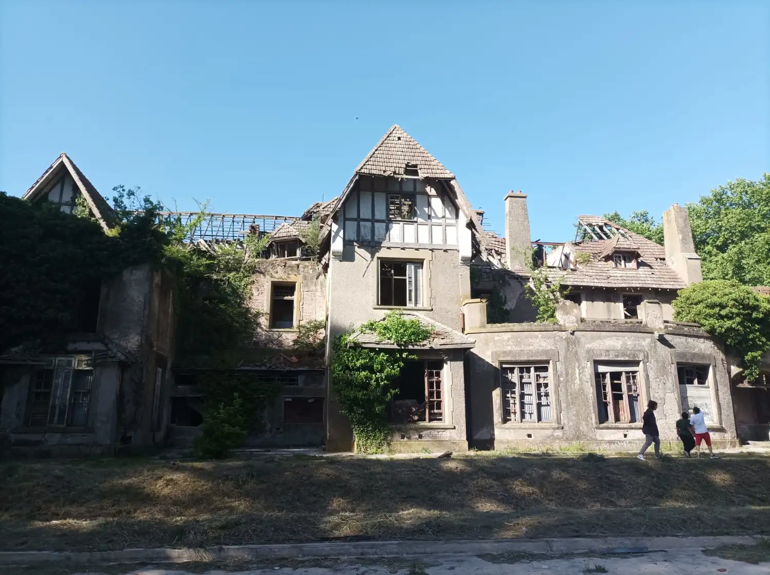 El Palacio se encuentra en un avanzado estado de deterioro y no se puede acceder por razones de seguridad.