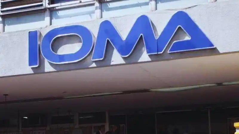 Una mujer denunció que IOMA no le entrega el botón gástrico que necesita su hija de 3 años