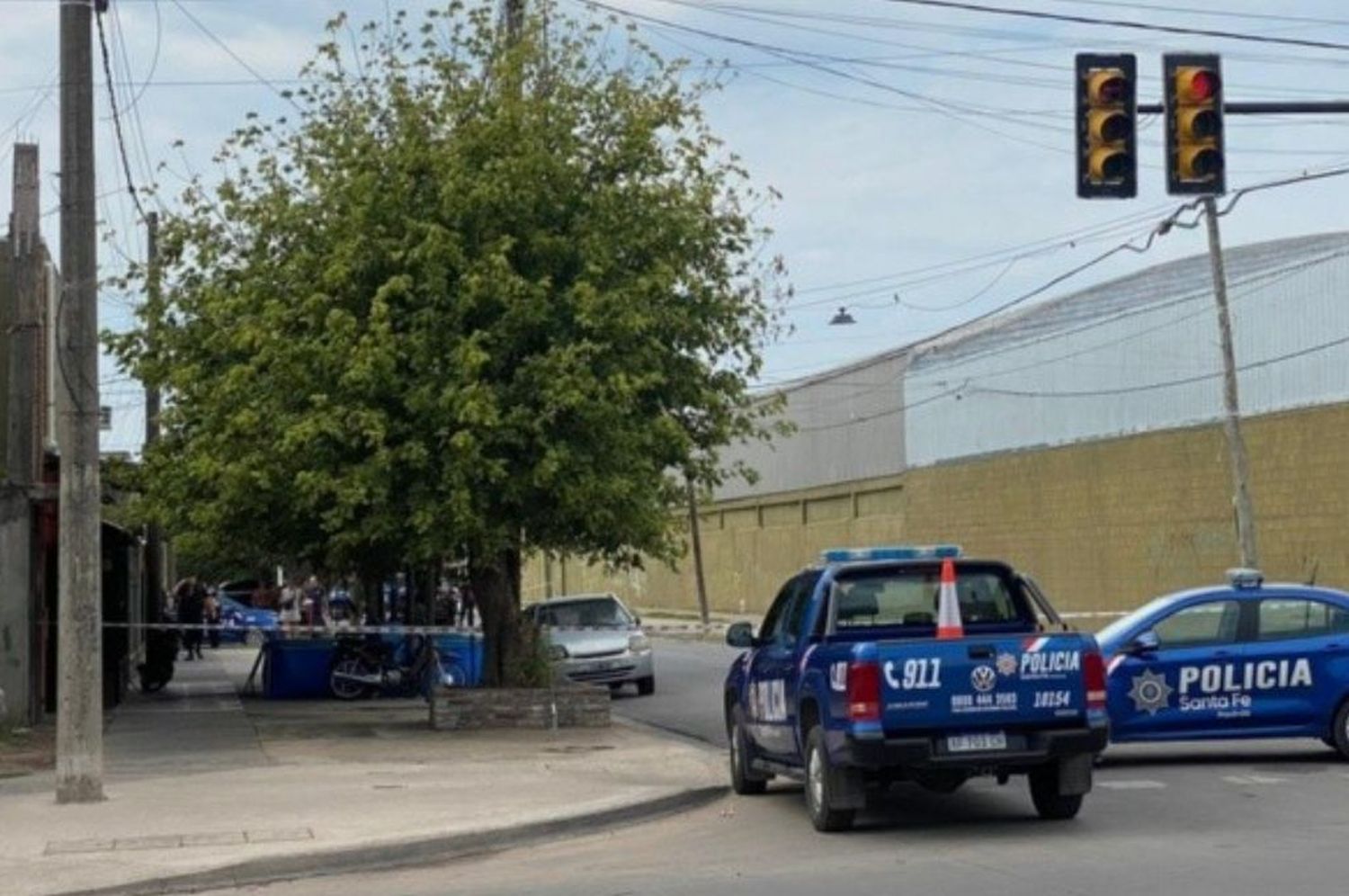 Rosario: tirotearon el frente de un almacén con 15 disparos