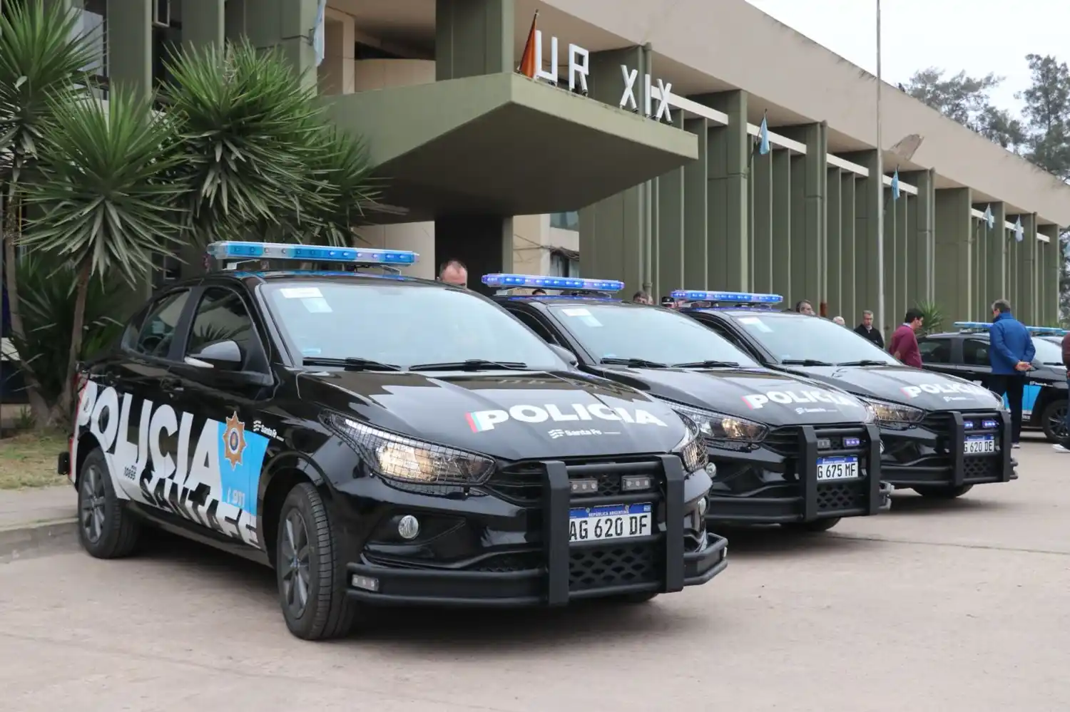 Detuvieron a ocho policías por un falso allanamiento en una casa