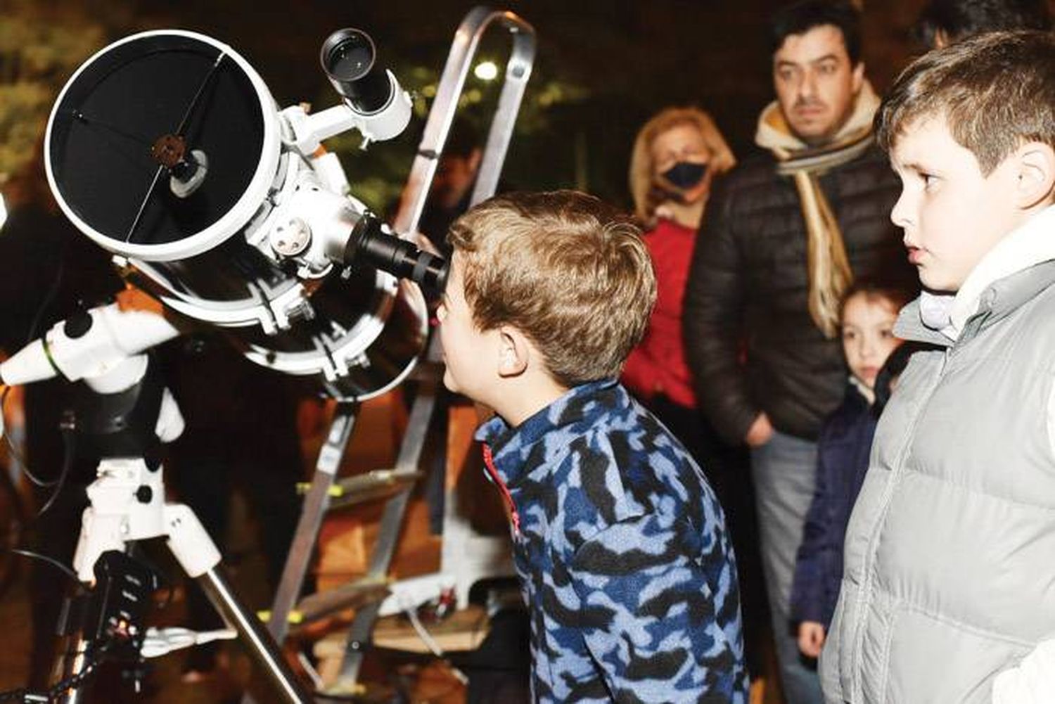 Iniciaron las vacaciones de  invierno observando la Superluna