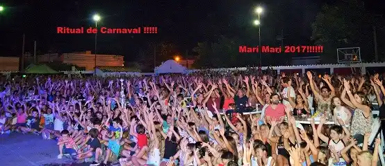 Marí Marí presentó "Versus"