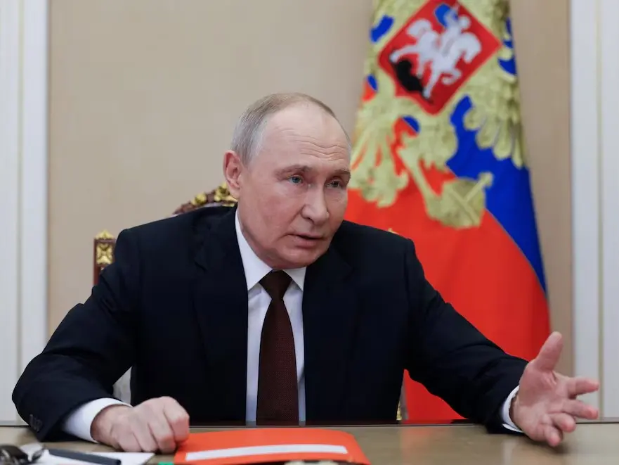 Vladimir Putin amenazó a Ucrania con conquistar más territorio si no acepta el plan de paz de Donald Trump