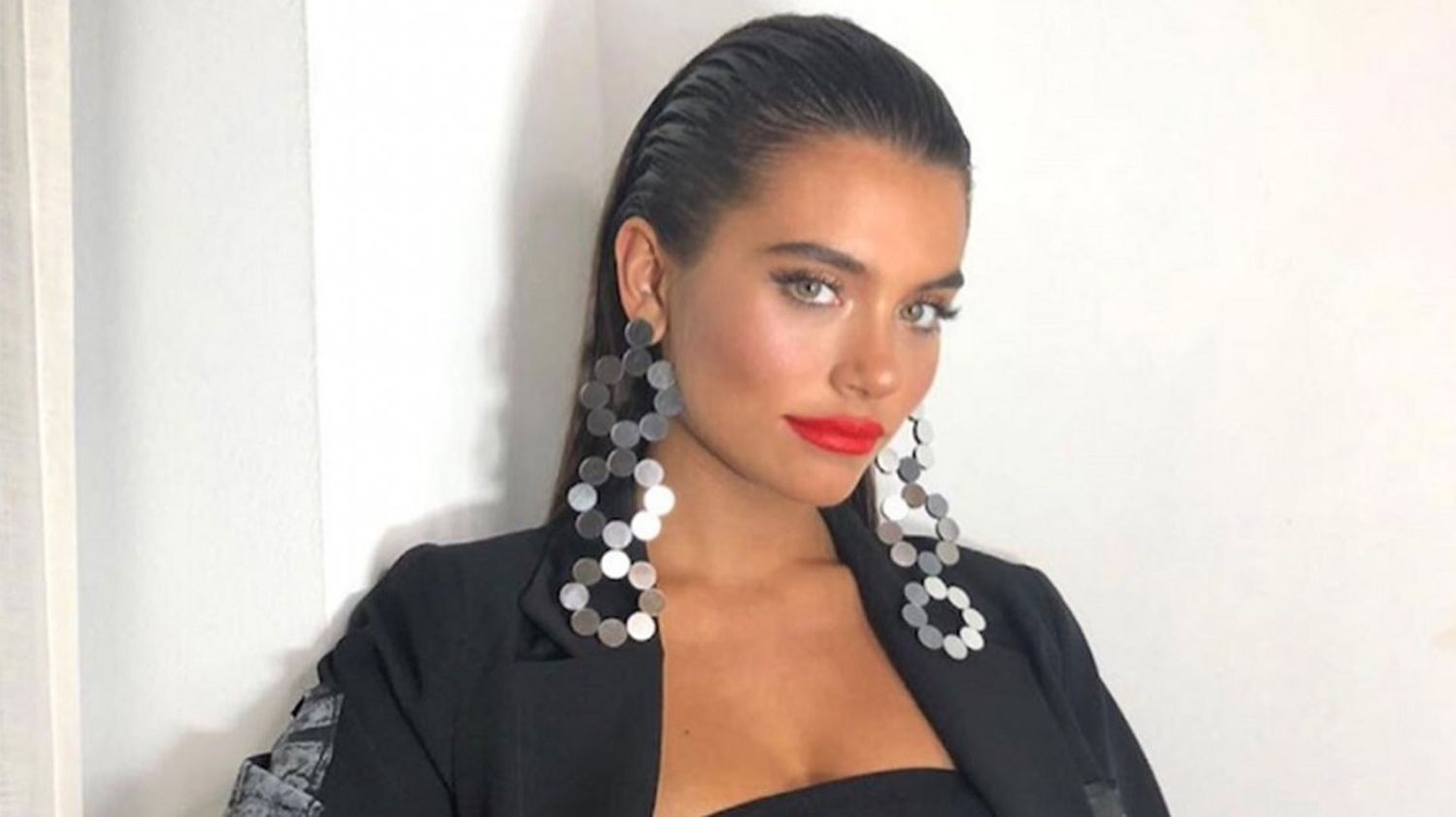Eva de Dominici, cubierta apenas por un piloto