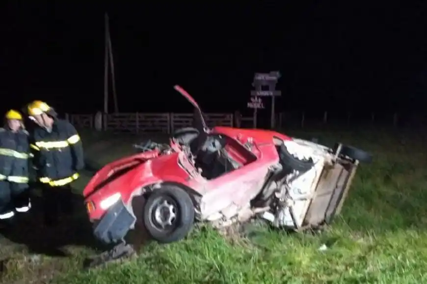 Trágico vuelco en ruta 11: murió una persona y hay un herido