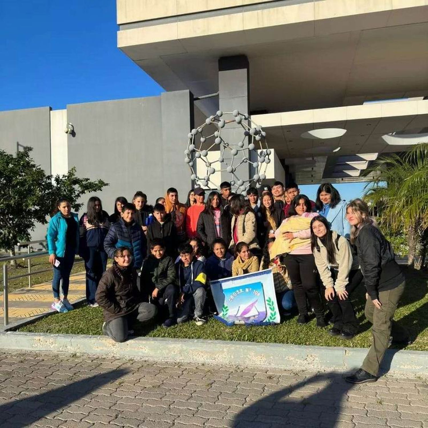 Estudiantes de Fortín Soledad visitaron el 
Centro de Inclusión Digital del Lote 111