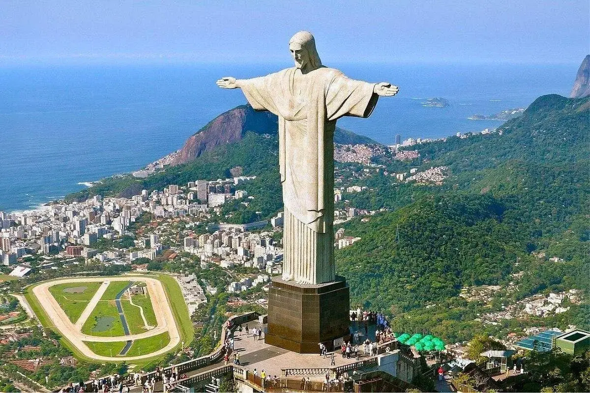 Brasil más barato: cómo impacta la caída del real en los gastos de los argentinos este verano