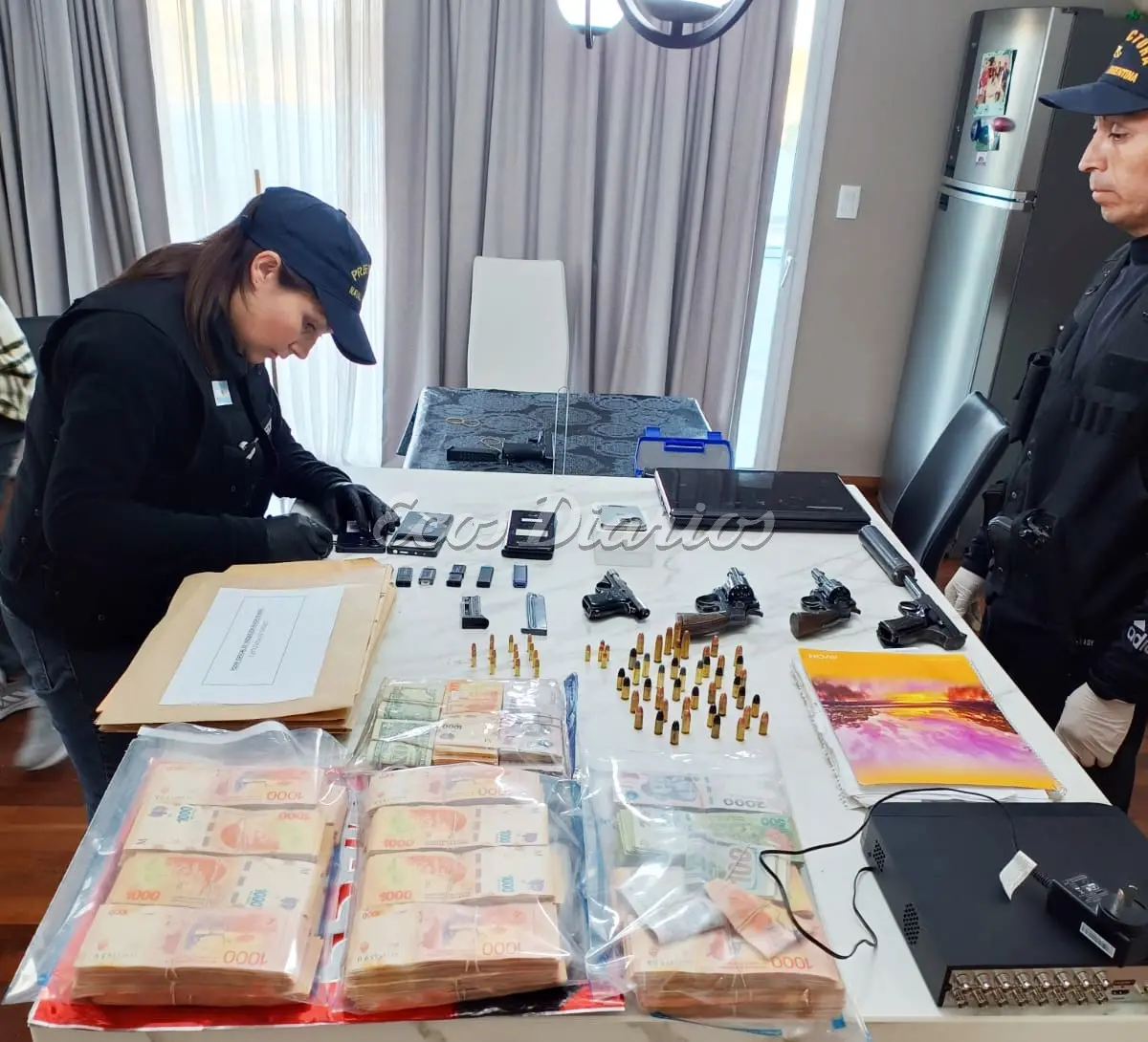 Golpe al narcotráfico: pericias a los teléfonos y computadoras