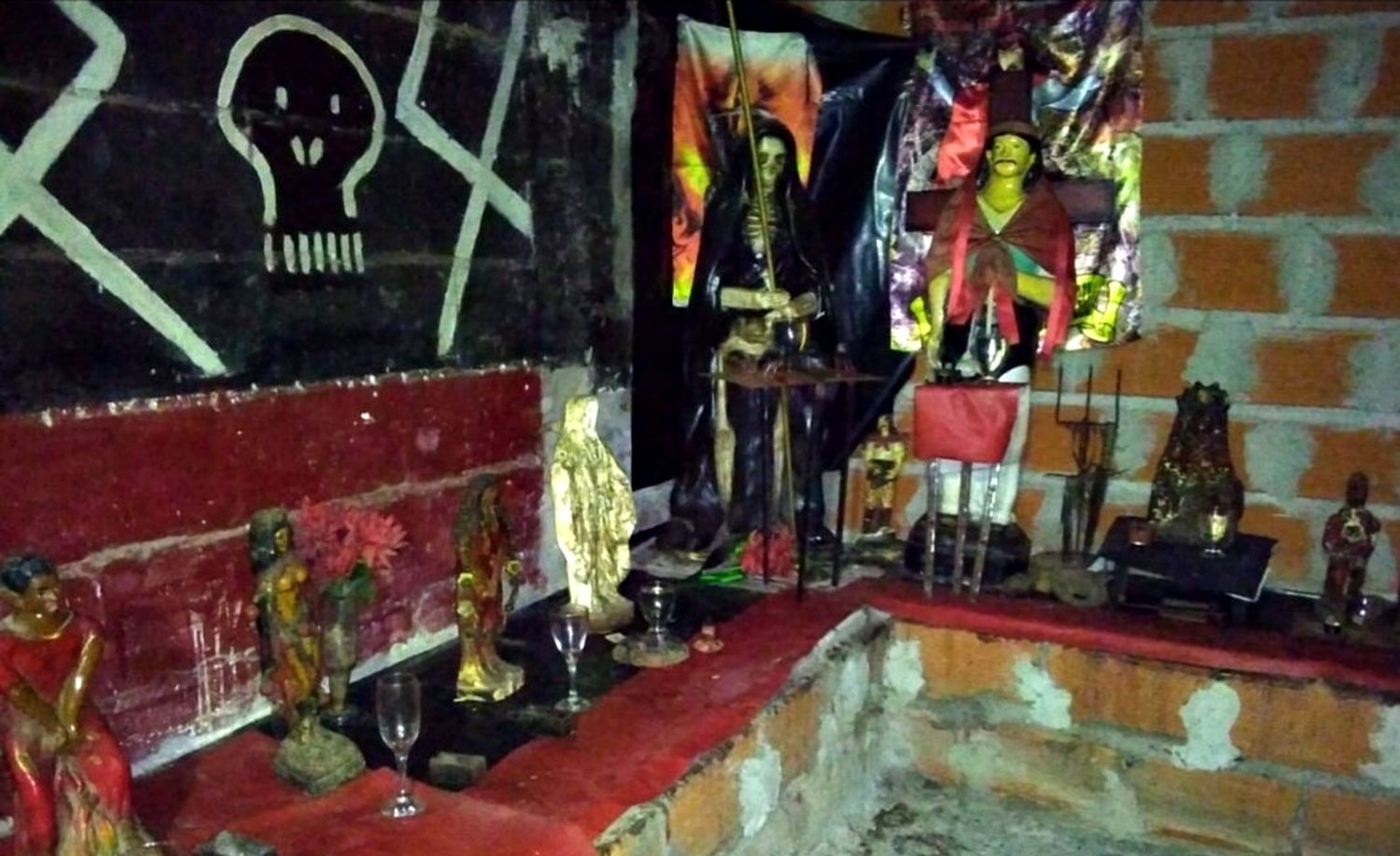 La fiscala Ramos analiza exhumar el cadáver de la pareja de De Los Santos, madre del joven víctima de abusos