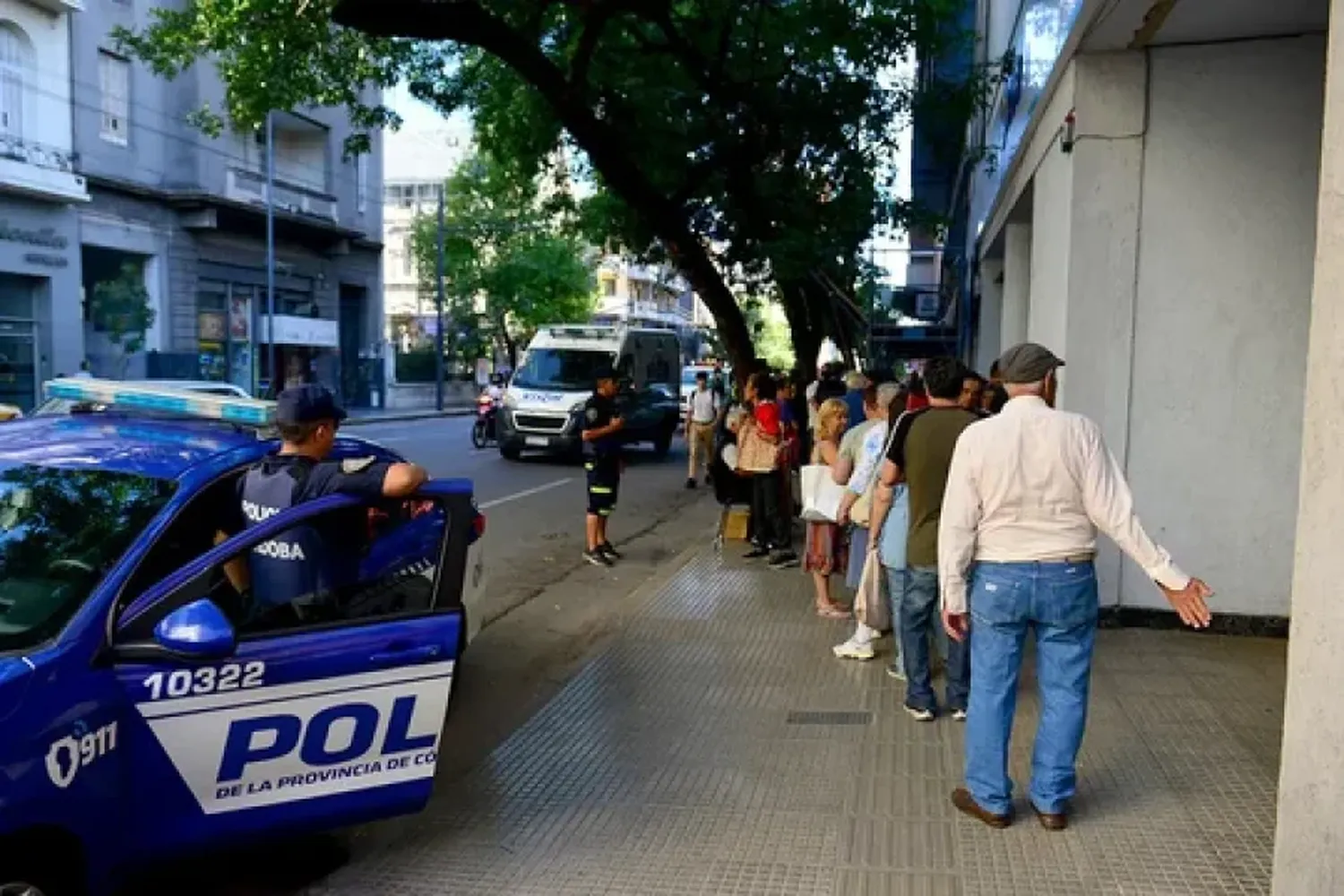 Un jubilado amenazó con prenderse fuego en una dependencia de PAMI Córdoba