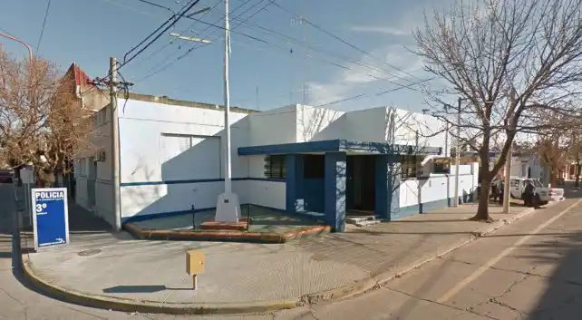 Denuncian torturas y amenazas a 4 jóvenes en una comisaría