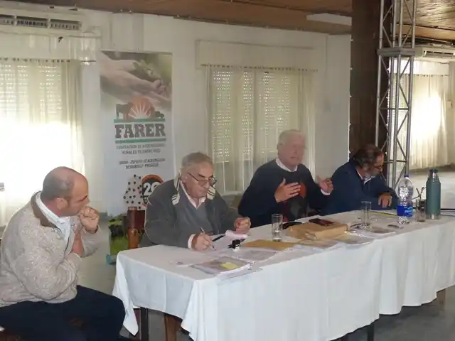 El campo analiza alternativas judiciales para rechazar las ordenanzas que prohíben el uso de agroquímicos