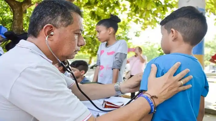 Corte en Colombia ordena atender a niño migrante venezolano: tiene una patología cardiaca