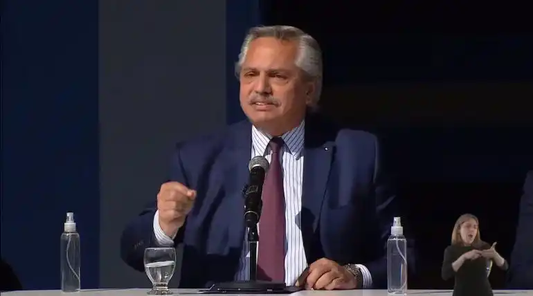 Fernández, sobre Macri: "Tomó deuda por 57 mil millones de dólares y todavía habla"