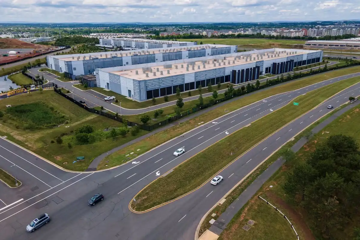 Un centro de datos en Ashburn, Virginia, el 16 de julio del 2023. (AP foto/Ted Shaffrey)
