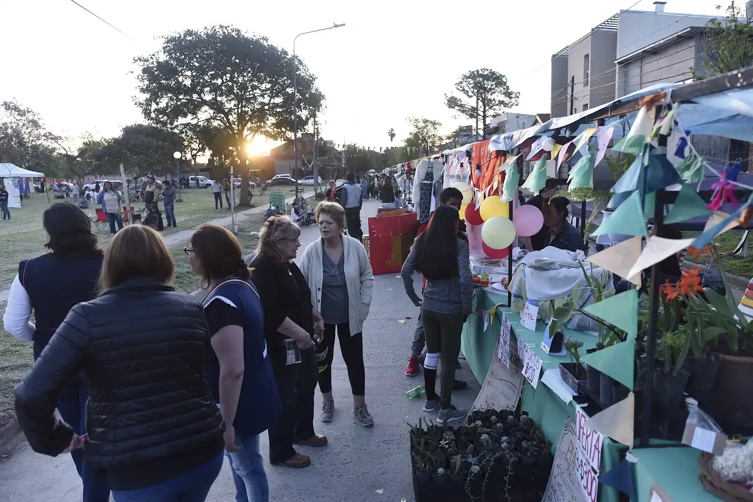 Con la nueva iluminación led, Guadalupe Oeste disfrutó del Barrio Abierto