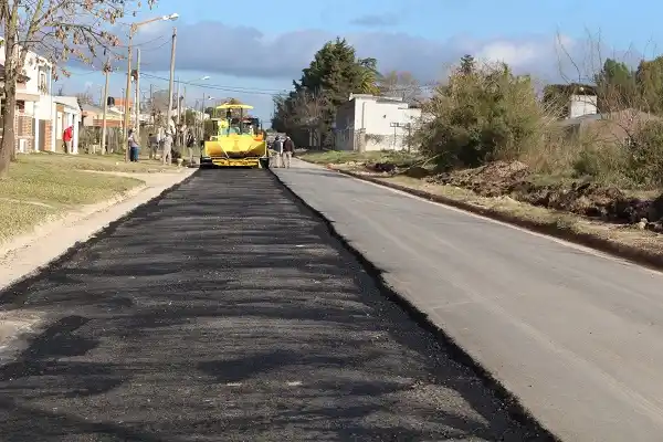 Avanzan los trabajos de pavimentación en la calle Perigan