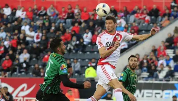 River se quedó sin brillo y apenas sumó un empate