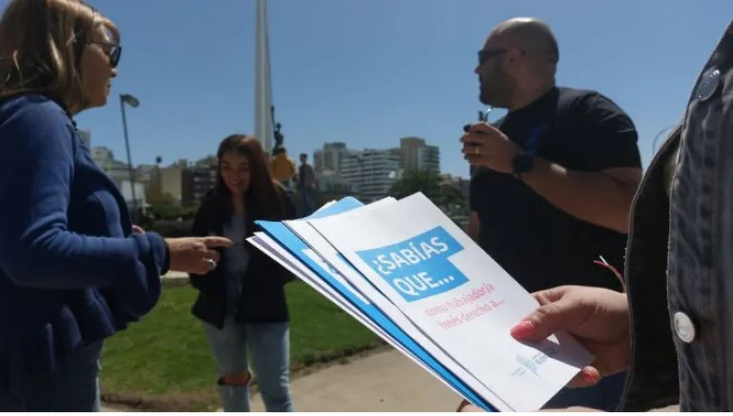 El Ministerio de Trabajo bonaerense despliega una campaña de difusión de derechos laborales en ciudades turísticas.