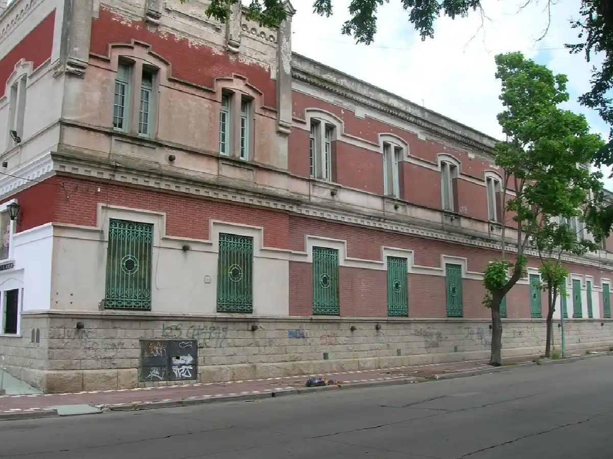 Mar del Plata: explotaron una bomba como reto de Tiktok y una alumna perdió el 96 % de audición