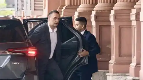 El jefe de Gabinete, Manuel Adorni.