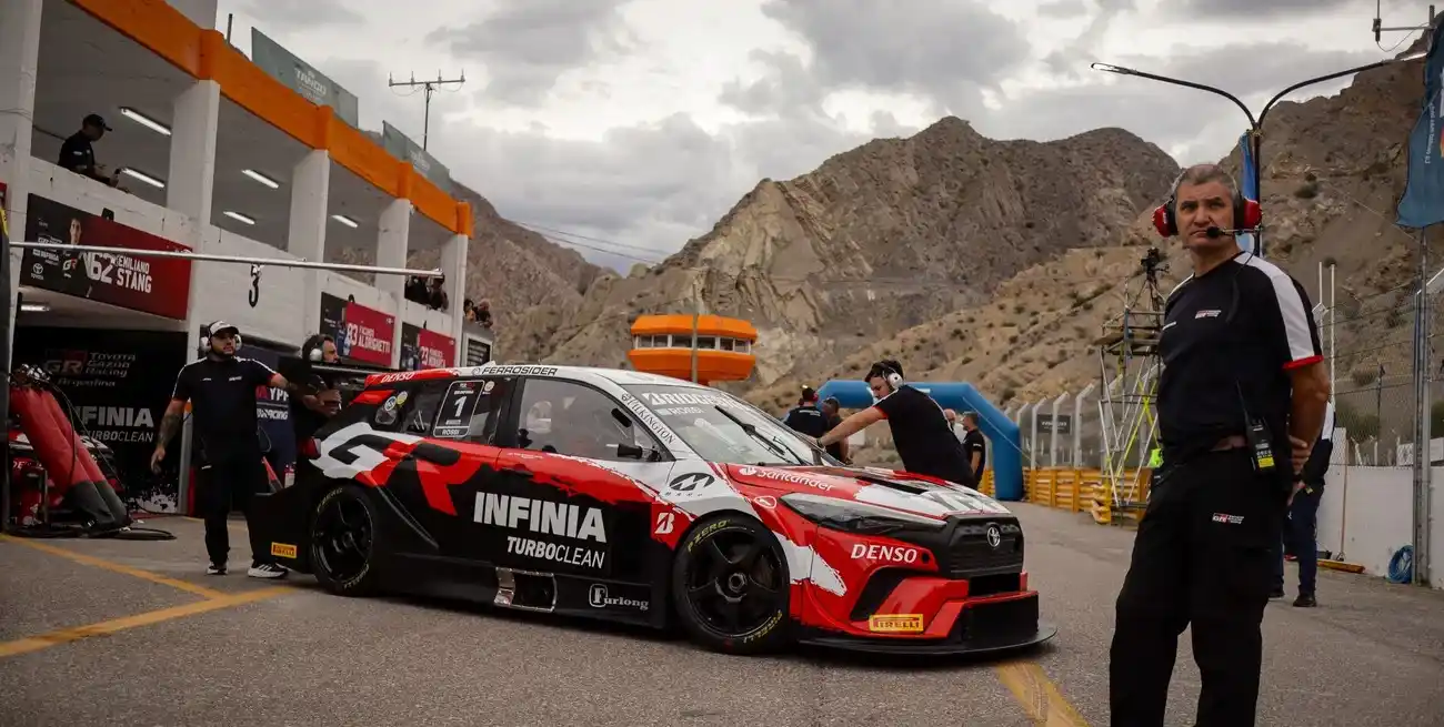 Con autoridad, Ponce de León marcó el ritmo en el inicio del TC2000