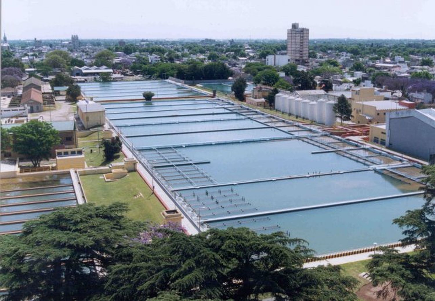 La provincia evalúa aumentar la tarifa de Aguas