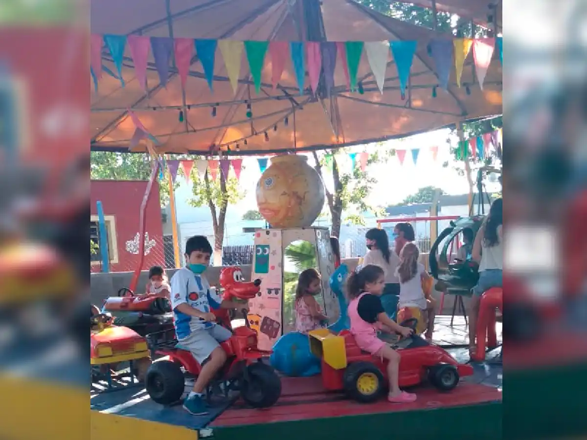 La calesita de barrio 9 de Septiembre volvió a girar después de un año               