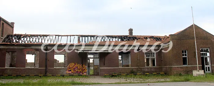 La vieja estación de trenes de Quequén luce devastada