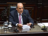 El Gobierno rechaza devaluar y dice que no es un problema el déficit de cuenta corriente