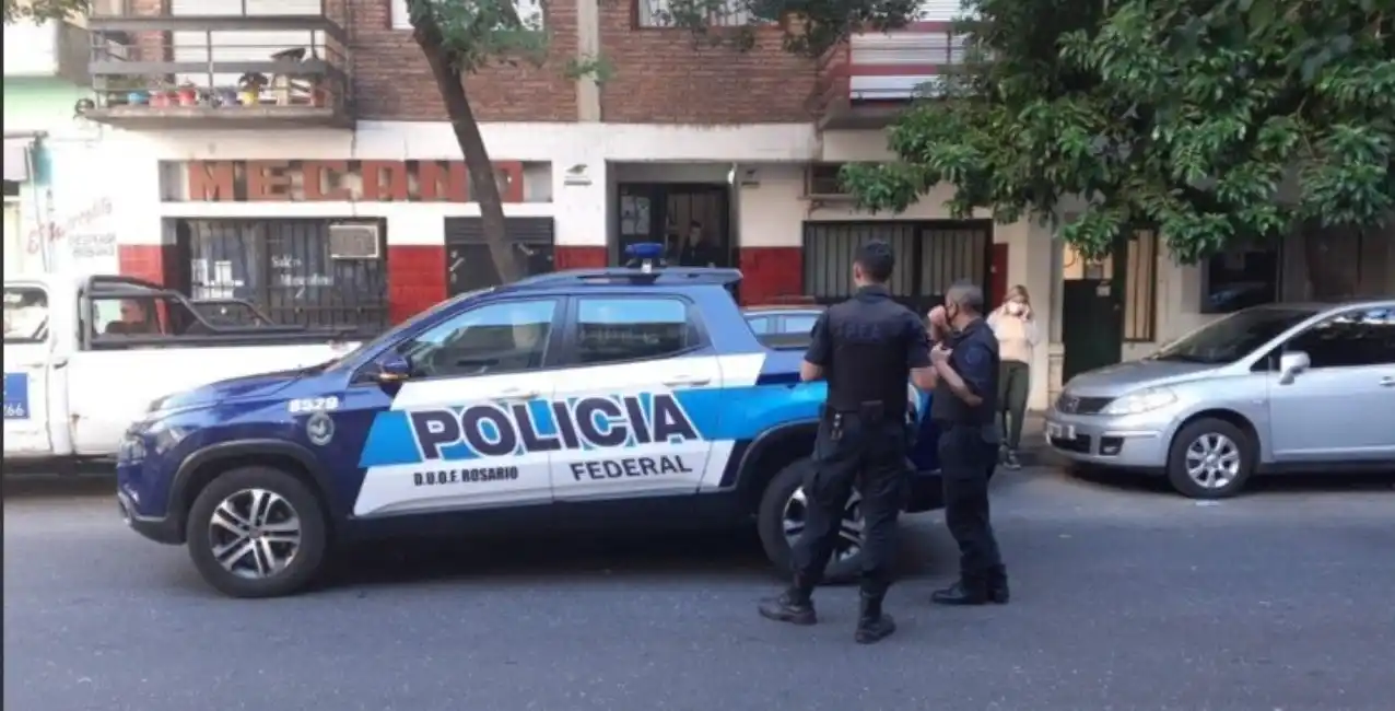 Rosario: operativos por amenazas, extorsiones y autos truchos