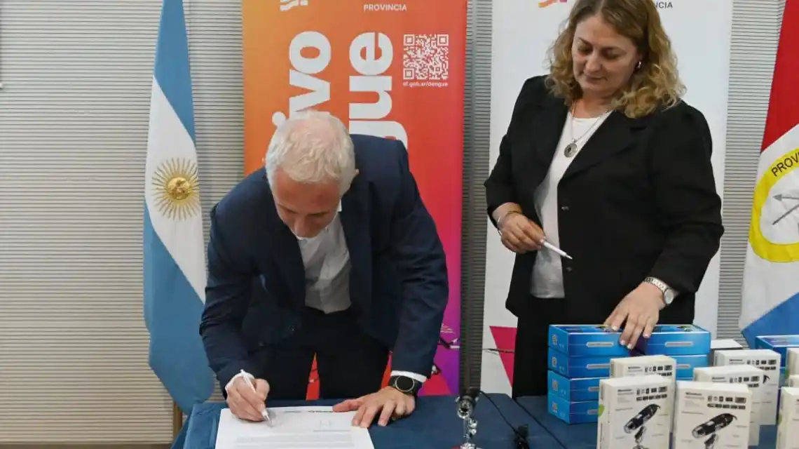 También se entregaron microscopios y se coordinó el uso de un software para un trabajo coordinado que permite centralizar datos y planificar estrategias de acción.