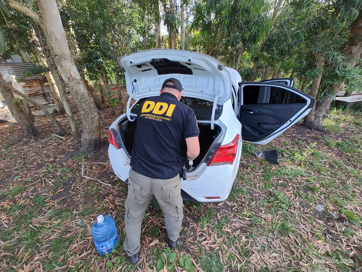 Secuestraron el vehículo utilizado en el robo y el celular del detenido.