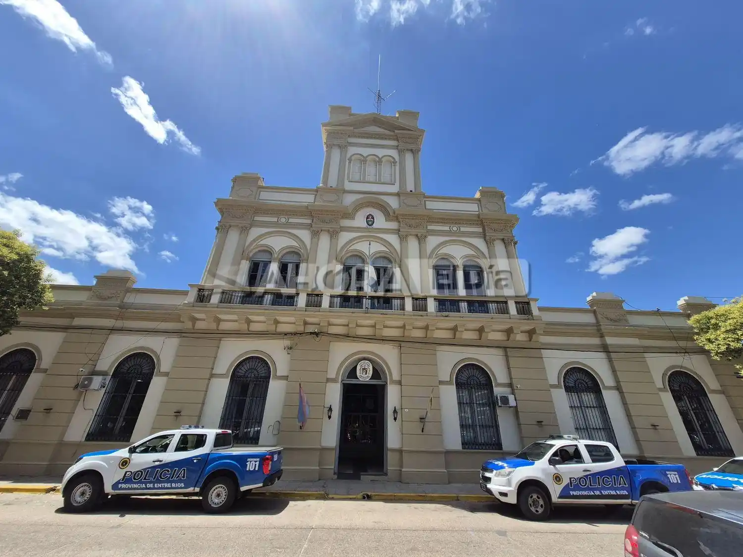 Le entraron por el fondo de la casa y le robaron varios objetos de valor