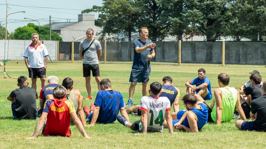 Cara conocida en Colegiales: Rubén “Pili” Julián al mando del primer equipo