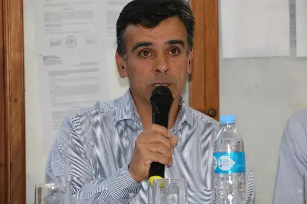 Se inició el asfaltado en el acceso de Aldea San Antonio