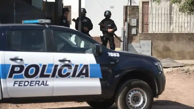 Fueron detenidos cuatro policías de la provincia