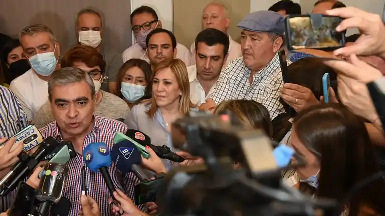 En tiempo récord, renunció un senador electo el domingo: su esposa asumirá la banca