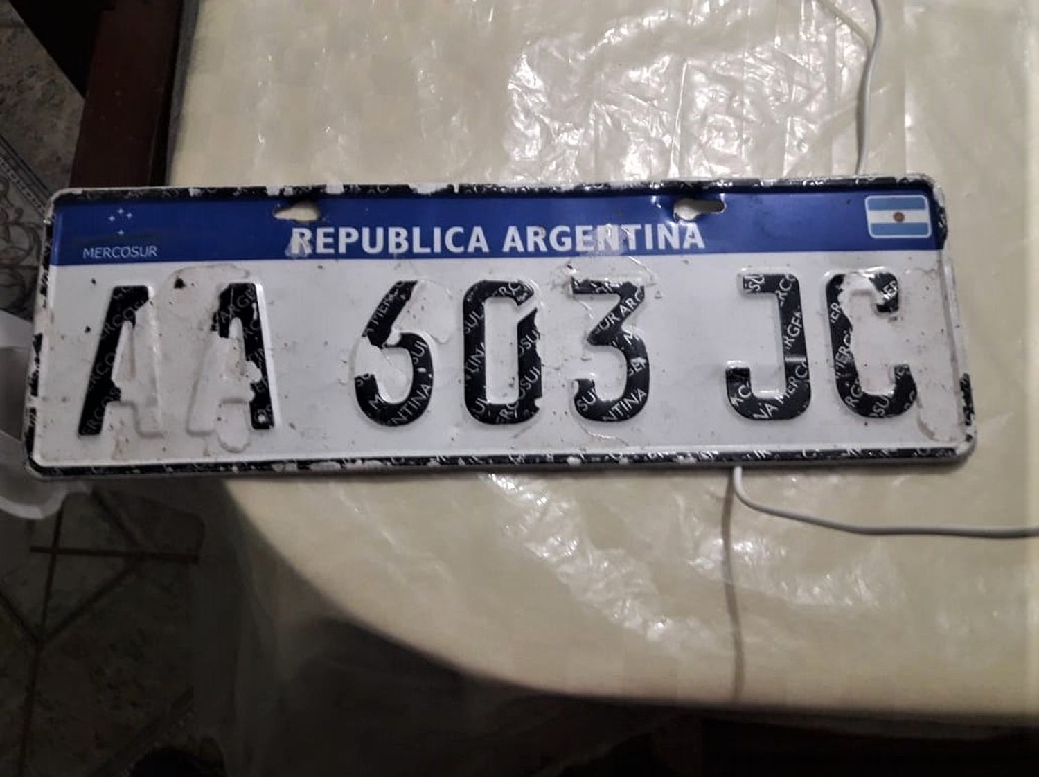 Patente encontrada en la vía pública