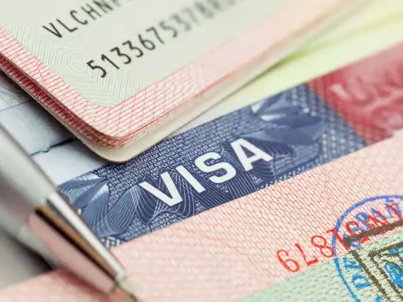 Trump evalúa cobrarles hasta US$15.000 a ciudadanos de algunos países por la visa