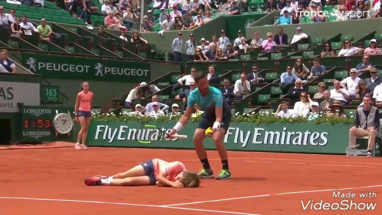 El insólito choque entre Dzumhur y un alcanzapelotas