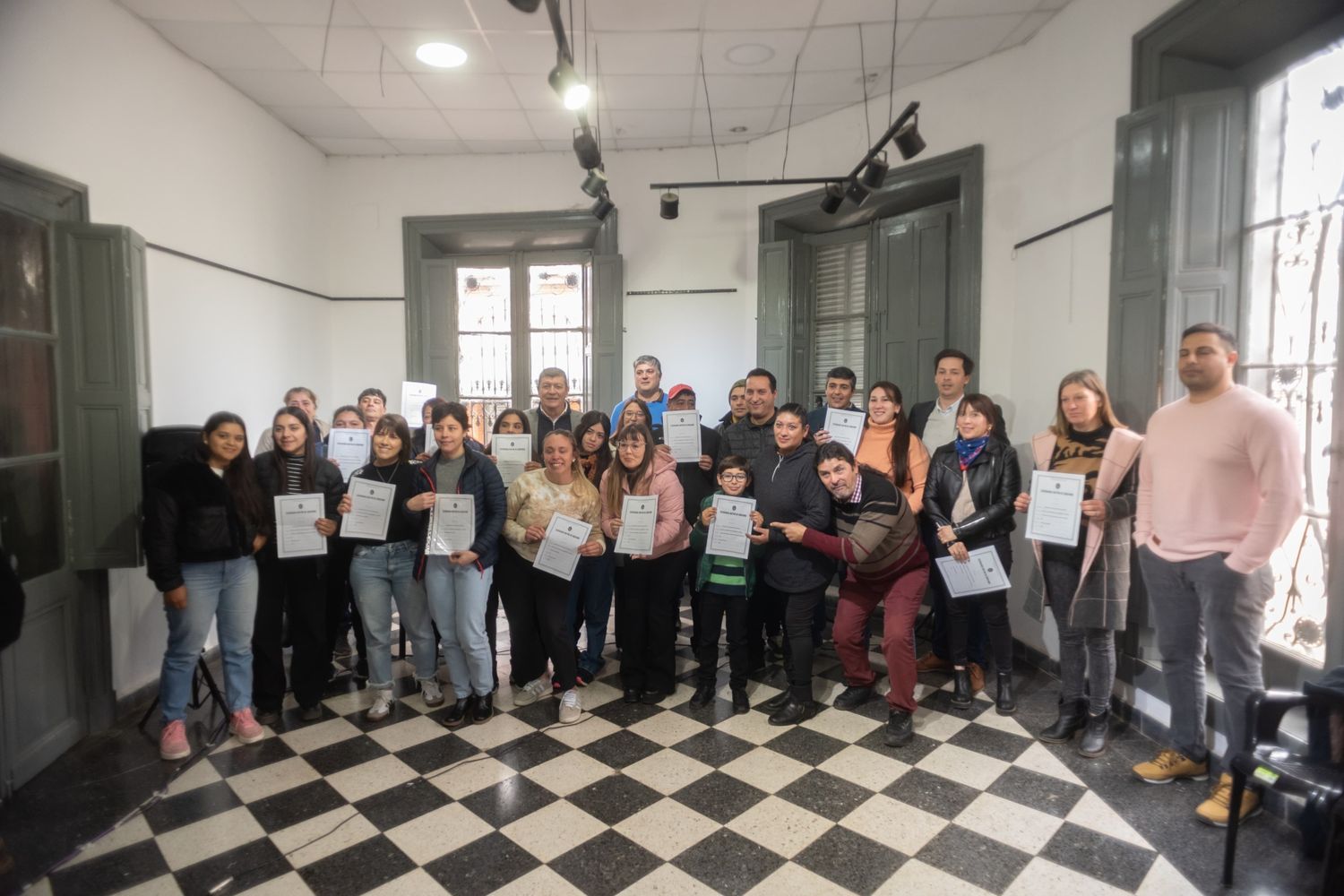 Nogoyá: familias del barrio 18 Viviendas firmaron sus escrituras y avanzan en la regularización dominial