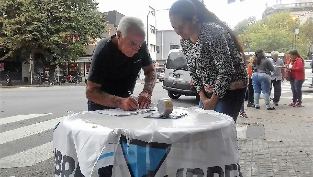 La Plata: Actividades frente a Edelap, Camuzzi y ABSA para frenar los tarifazos