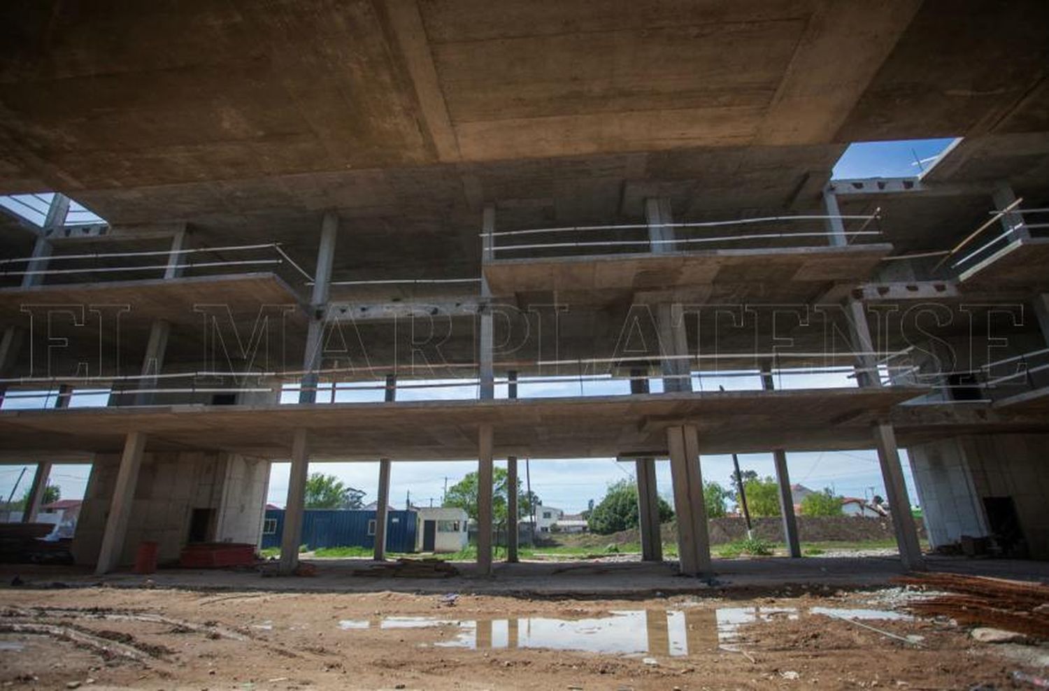 Libertad: vecinos alarmados por la llegada del "cementerio de autos"