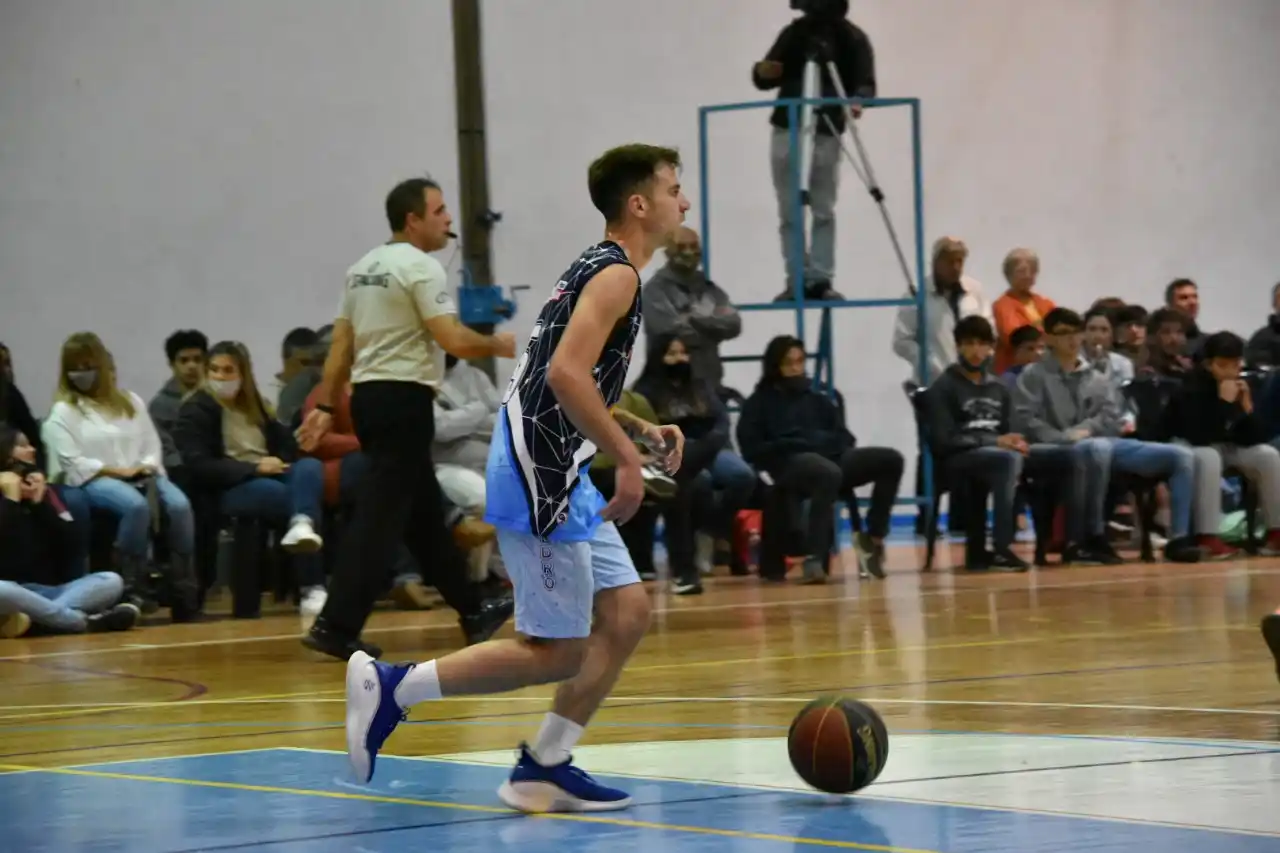 Fausto Segalat, protagonista de Náutico Zárate.