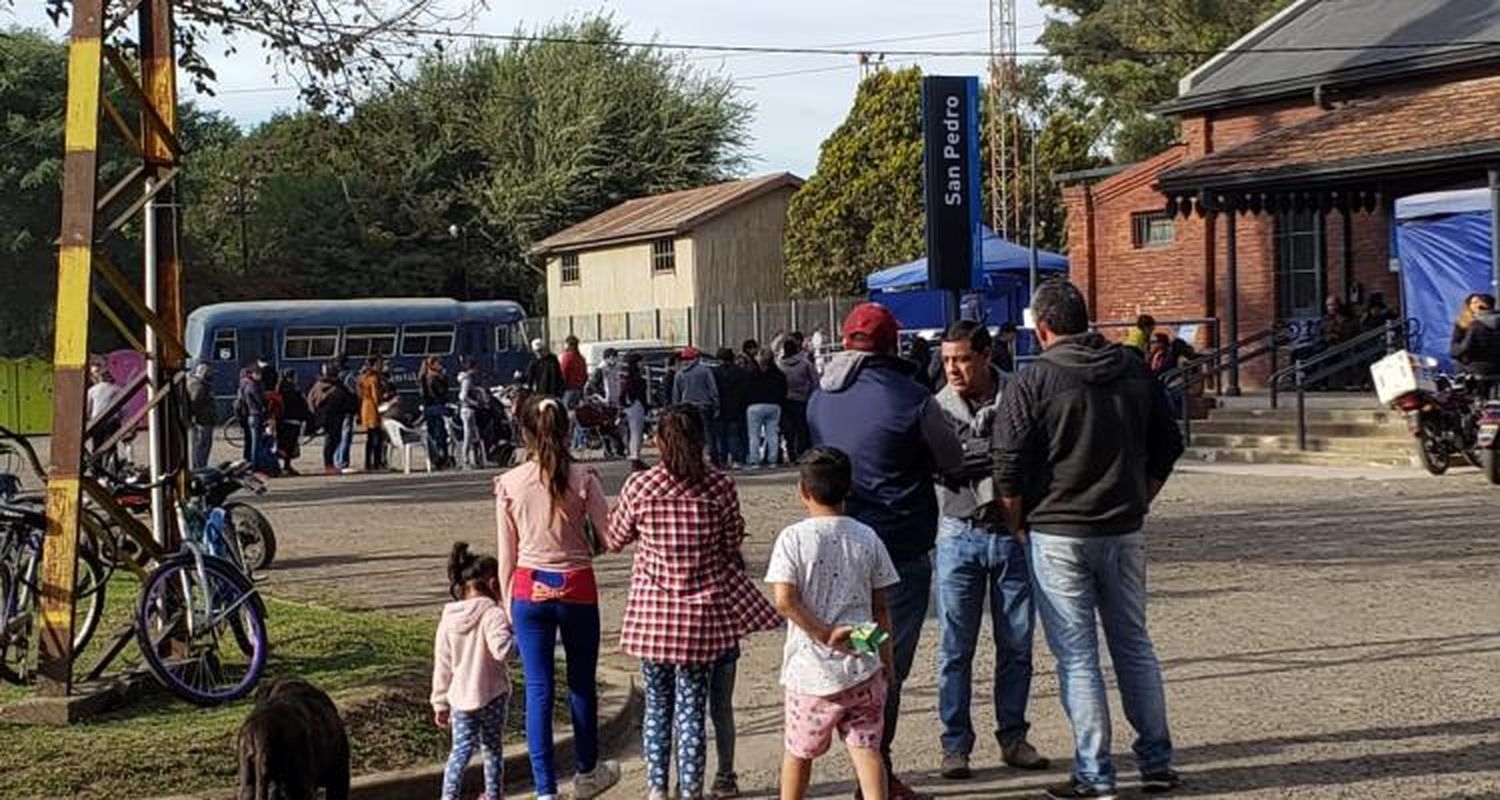 Tren Sanitario: último día de una semana de largas colas para conseguir un turno